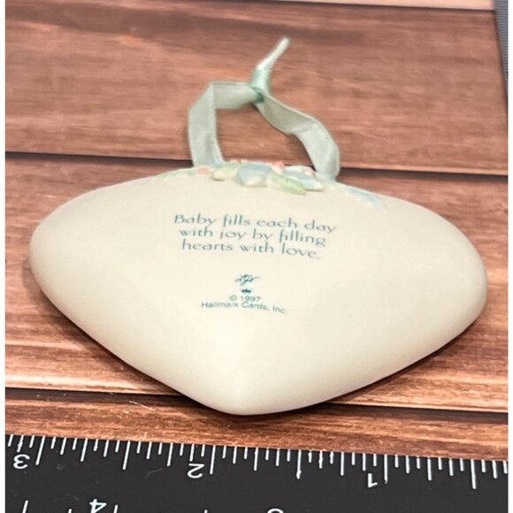 1997 HALLMARK ORNAMENT QX6535 BABYS FIRST CHRISTMAS PORCELAIN BY LADENE VOTRUBA - Picture 9 of 9